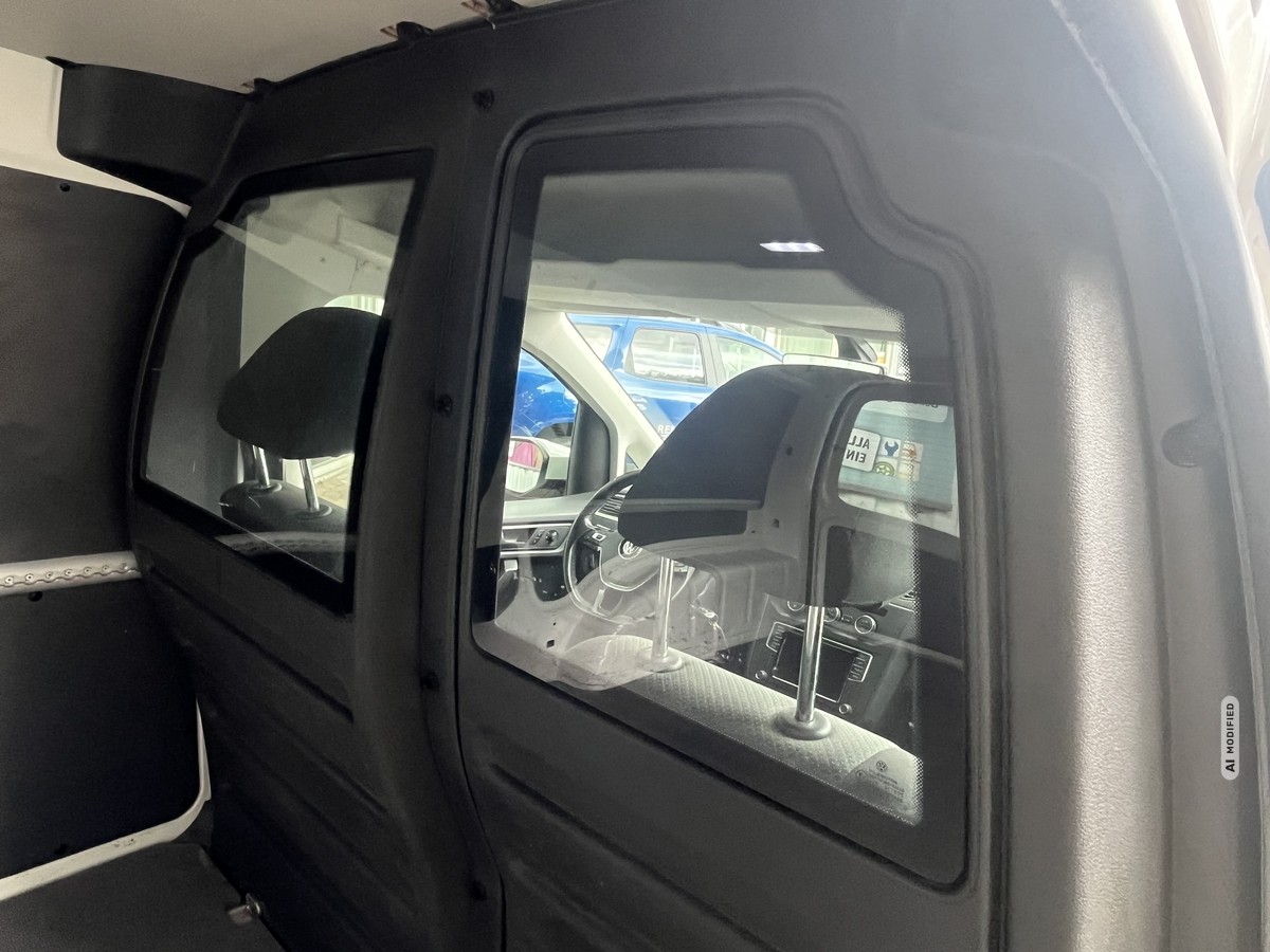 Volkswagen Caddy MAXI 4MOTION 2.0 TDI BMT Kasten KLIMA NAVI PDC SHZ 