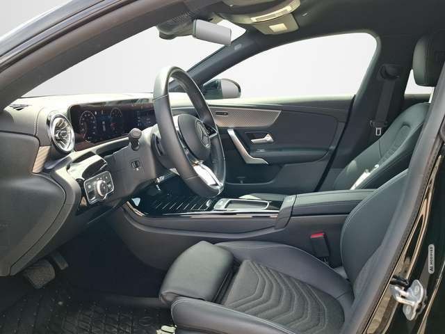 Mercedes-Benz CLA 180 Shooting Brake Progessive AUTOMATIK / LED / NAVI