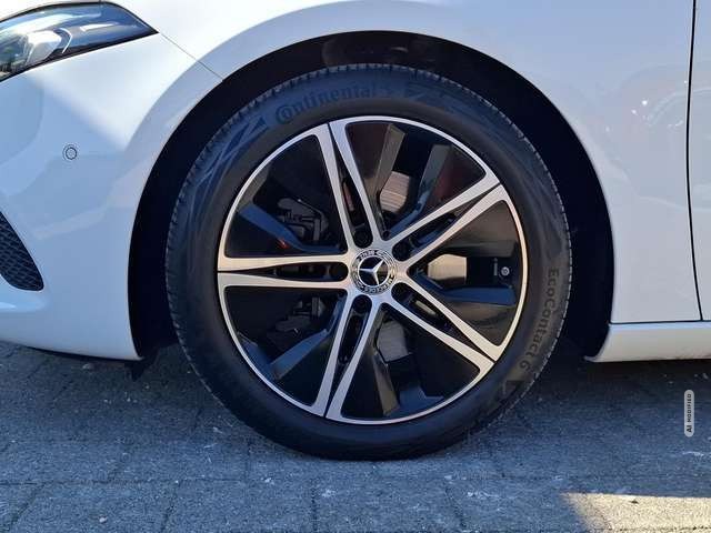 Mercedes-Benz A 250 Progressive AUTOMATIK / PANORAMA / E-SITZE / NAVI