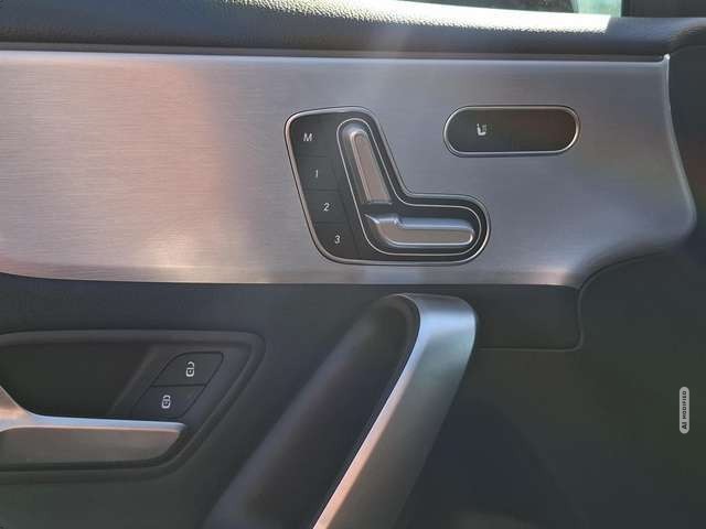 Mercedes-Benz A 250 Progressive AUTOMATIK / PANORAMA / E-SITZE / NAVI