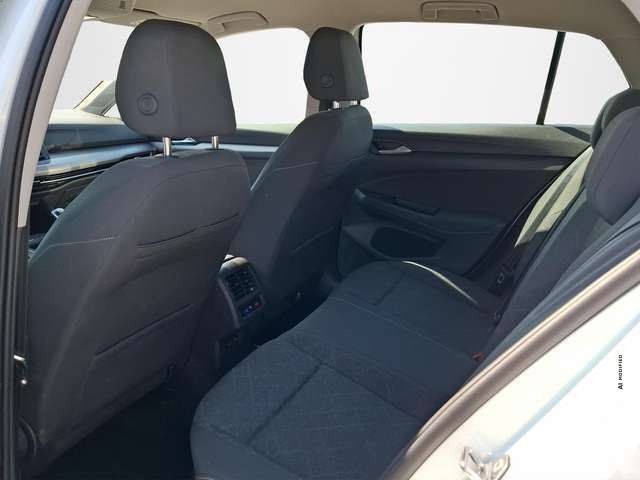 Volkswagen Golf VIII 1.5 TSI R-Line OPF KLIMA / AHK / NAVI / ACC /