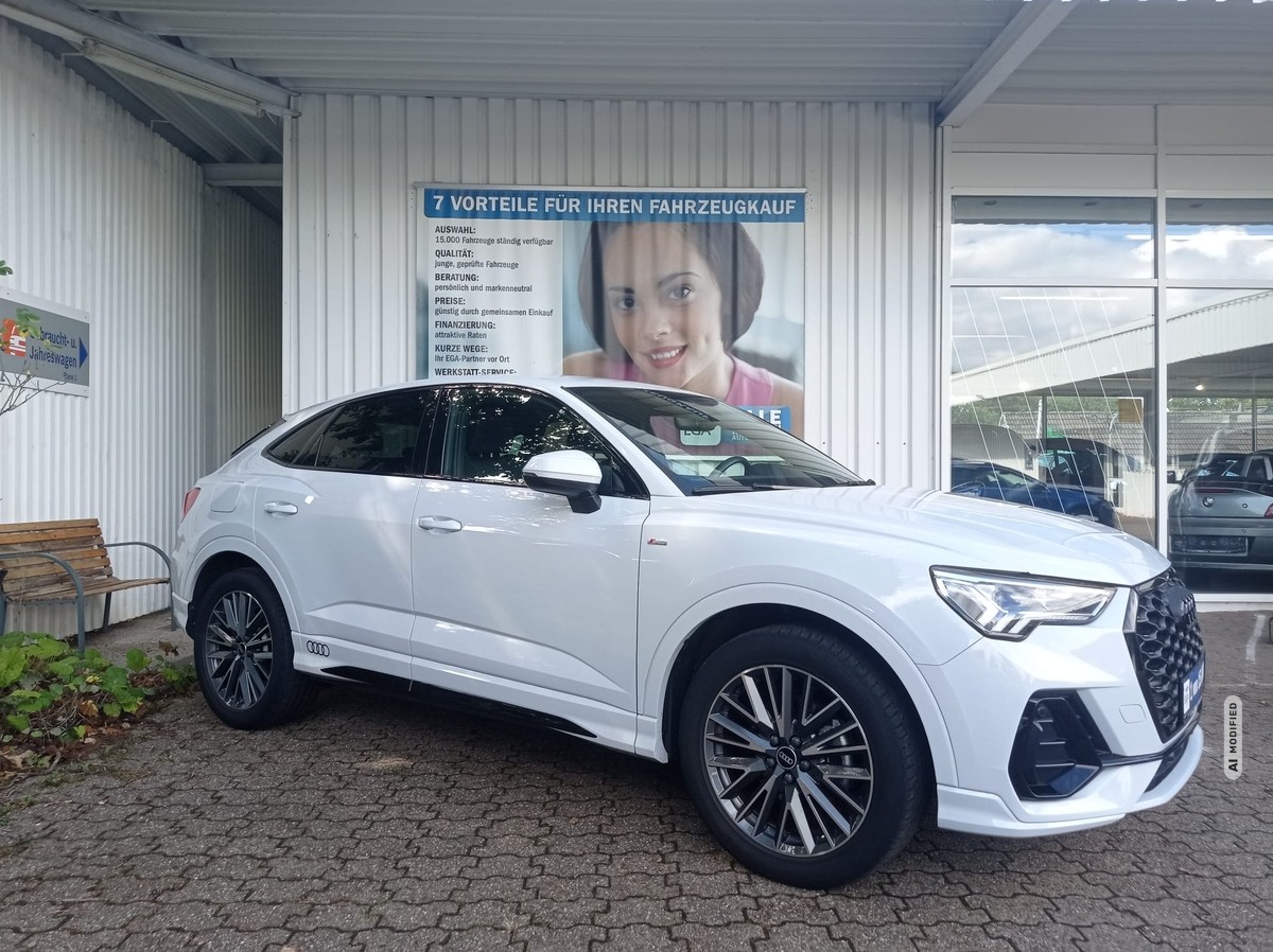 Audi Q3 Sportback 35 1.5 TFSI S LINE*AHK*19