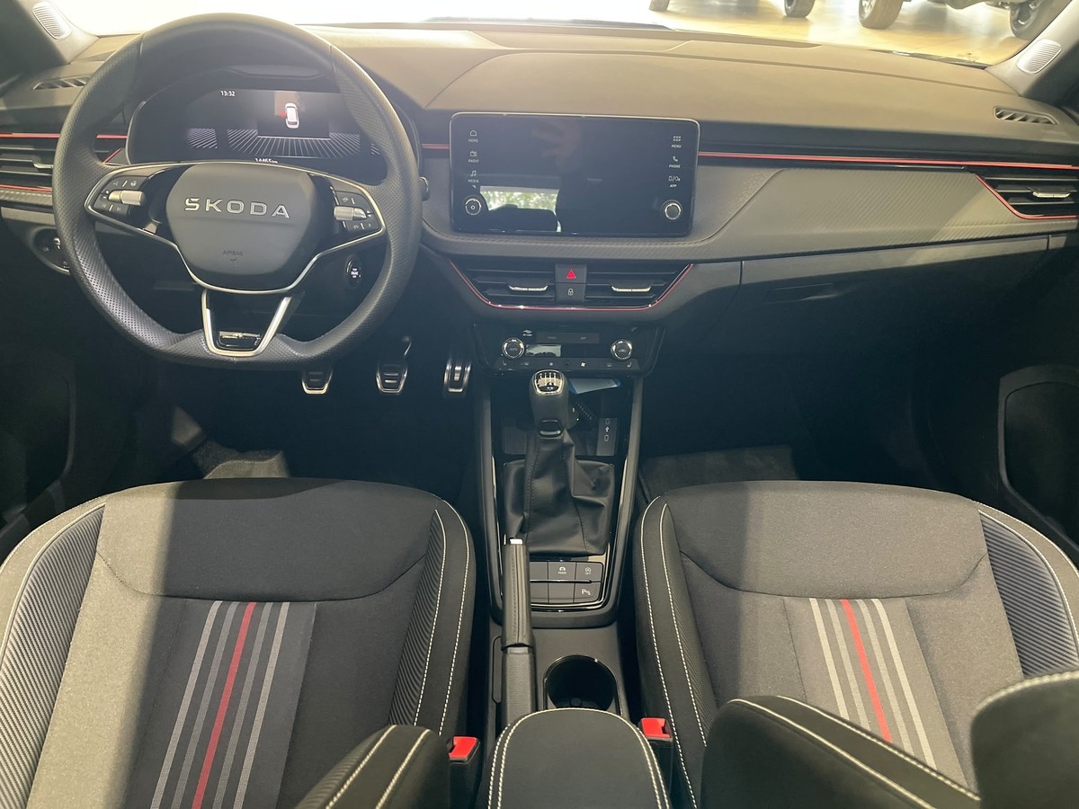 Skoda Kamiq Monte Carlo 1.5 TSI Pano AHK Matrix 5J 