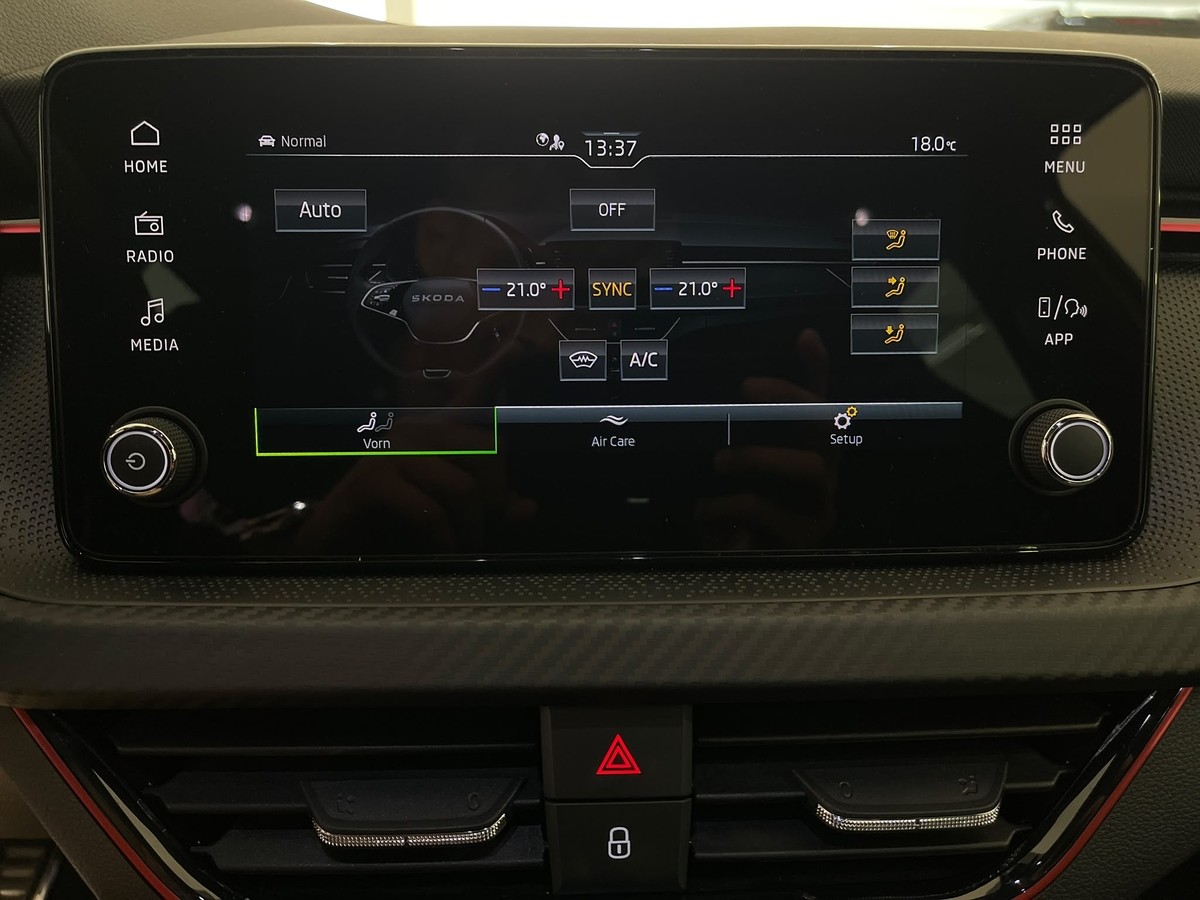 Skoda Kamiq Monte Carlo 1.5 TSI Pano AHK Matrix 5J 