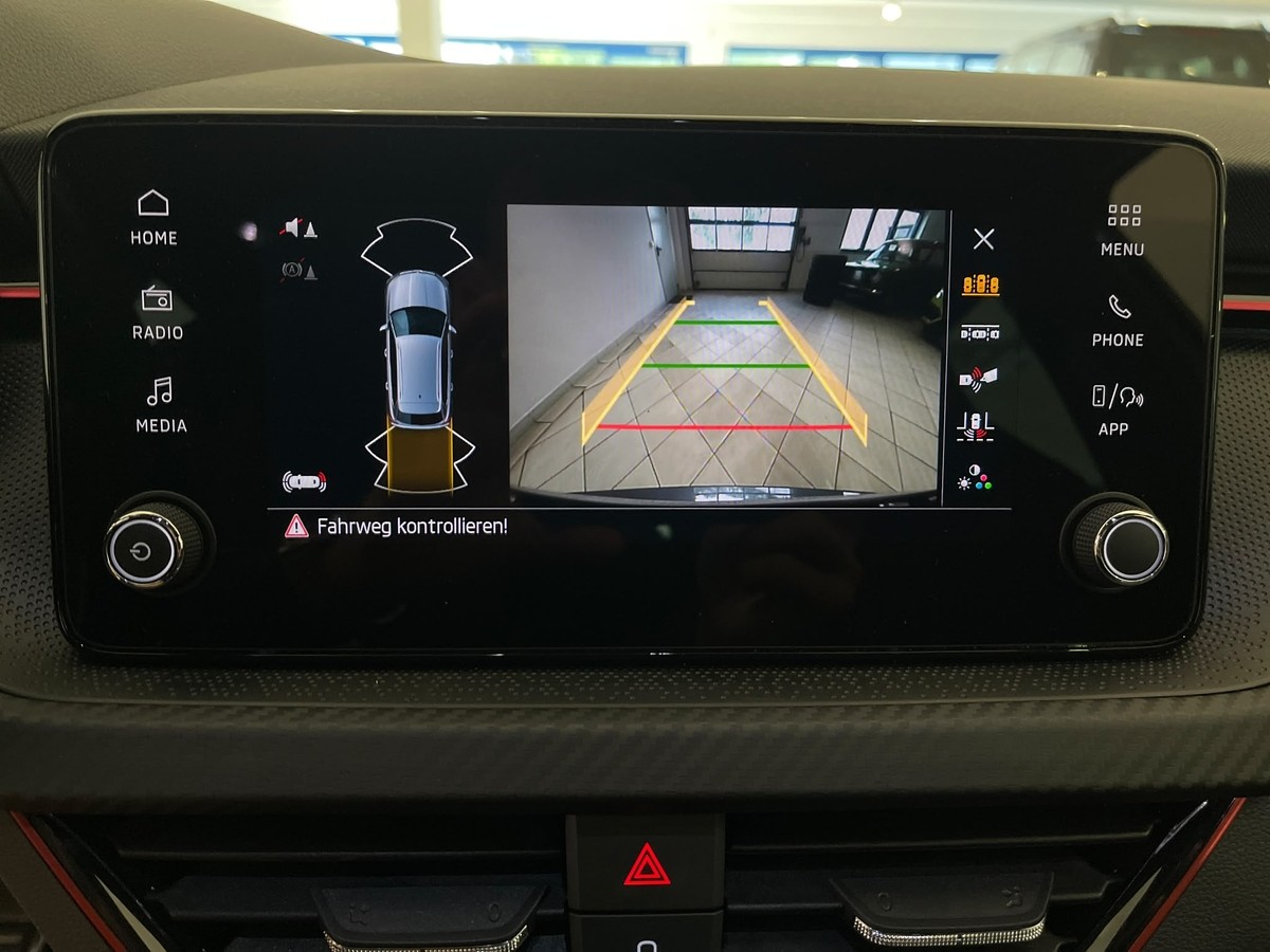 Skoda Kamiq Monte Carlo 1.5 TSI Pano AHK Matrix 5J 