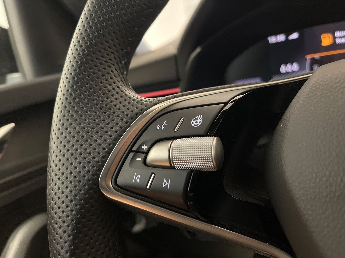 Skoda Kamiq Monte Carlo 1.5 TSI Pano AHK Matrix 5J 