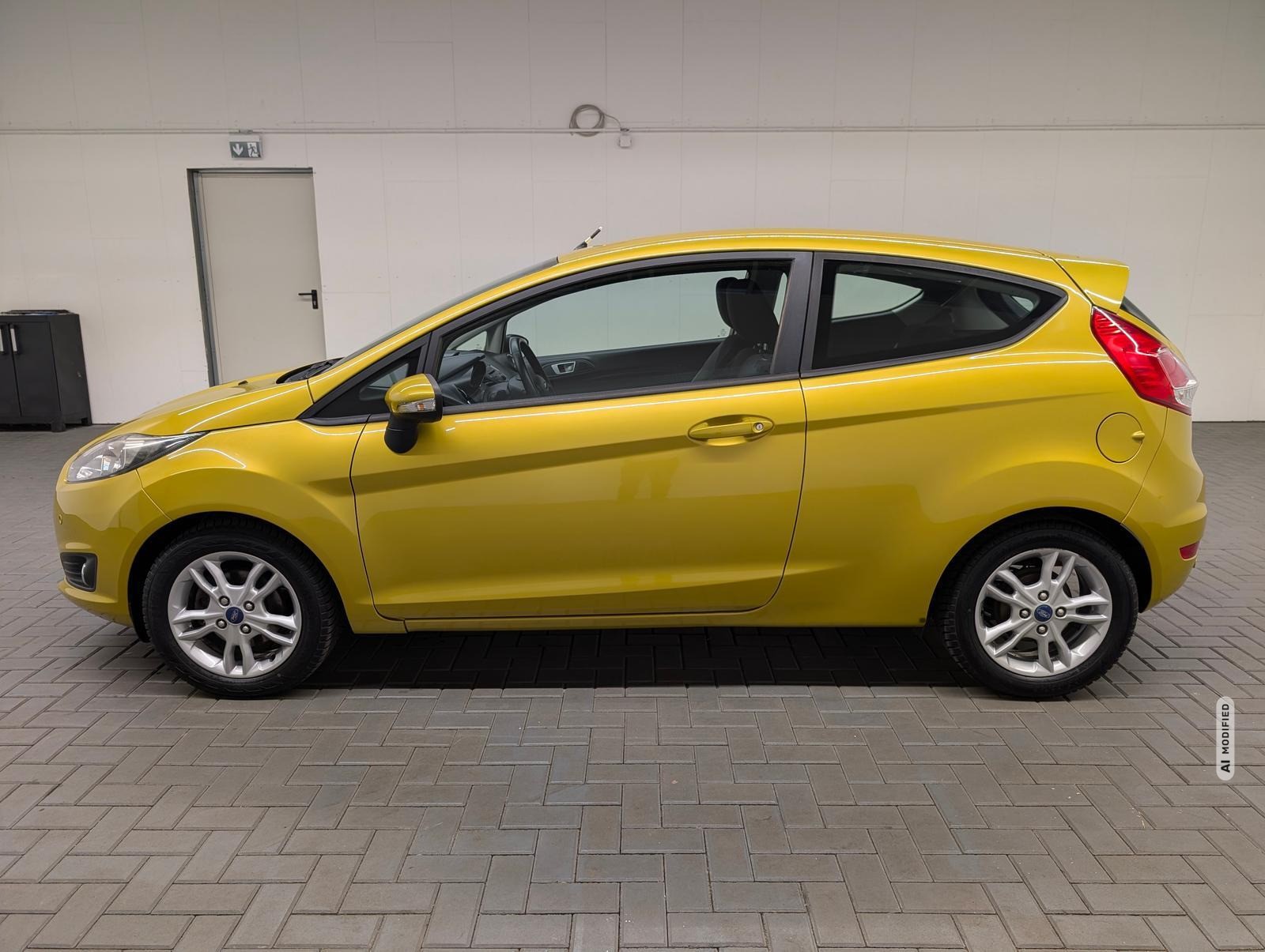 Ford Fiesta Sync Edition SHZ/FSH/PDC/TFL/USB/BT/15-LM