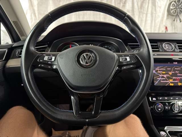 Volkswagen Passat 1.4 TSI GTE LEDER NAVI LED ACC STANDHEIZU
