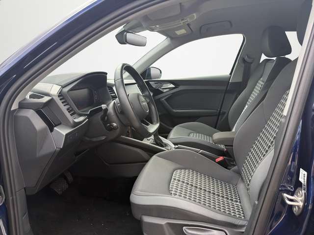 Audi A1 Sportback 30 TFSi AUTOMATIK / NAVI / ACC / SITZHEI