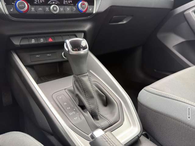 Audi A1 Sportback 30 TFSi AUTOMATIK / NAVI / ACC / SITZHEI