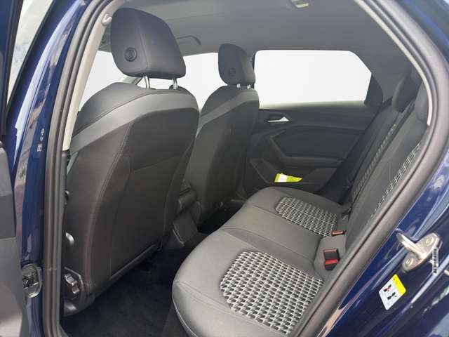 Audi A1 Sportback 30 TFSi AUTOMATIK / NAVI / ACC / SITZHEI