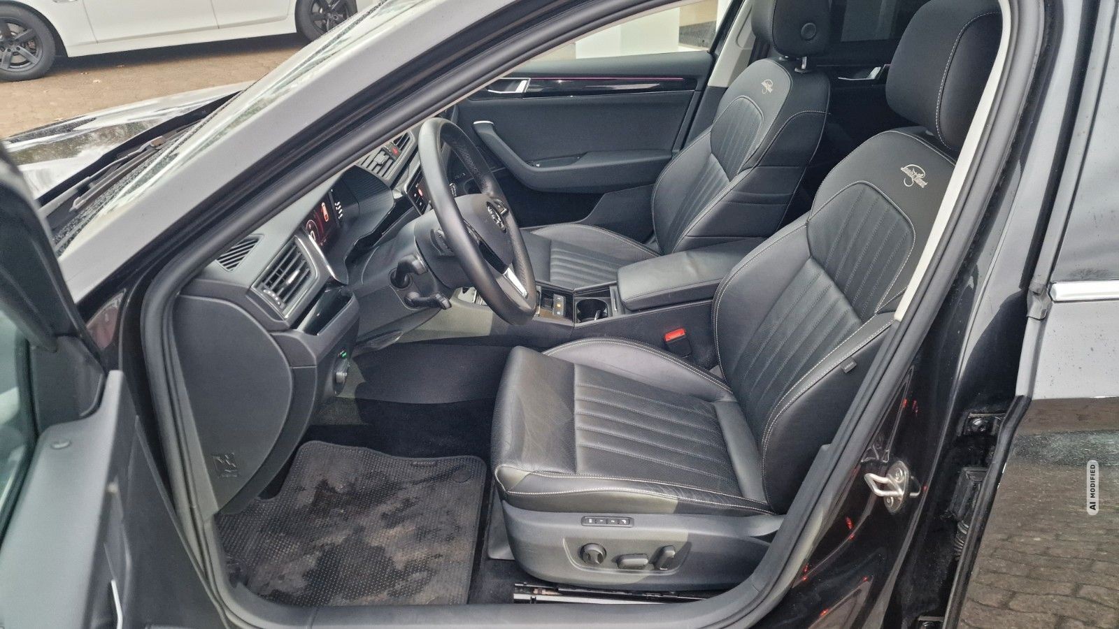 Skoda Superb Combi L&K AHK PANORAMA