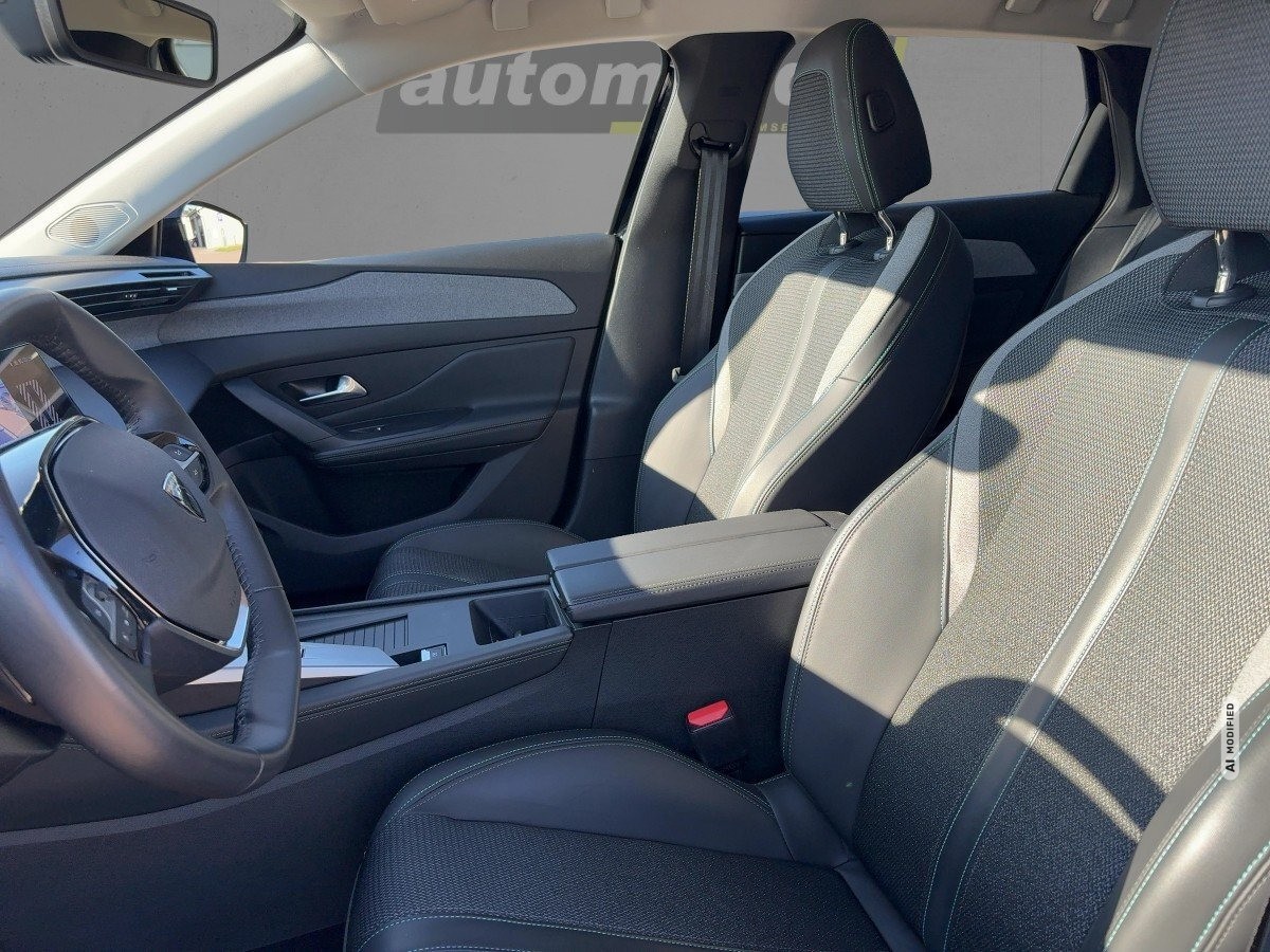 Peugeot 308 1.2 PureTech 130 SW Allure AUTOM.,LED,Navi