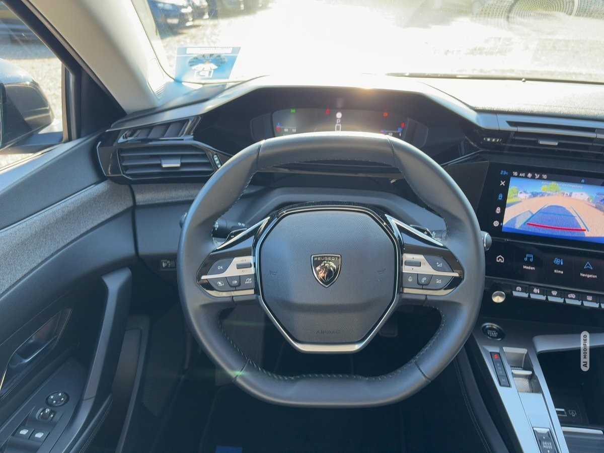 Peugeot 308 1.2 PureTech 130 SW Allure AUTOM.,LED,Navi