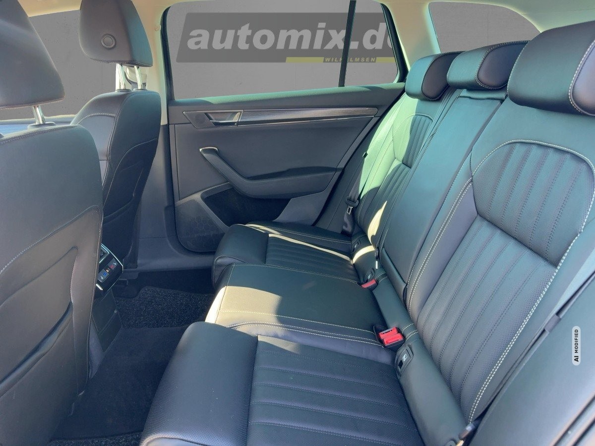 Skoda Superb Combi 2.0 TDI Premium Edition AHK,ACC,LED