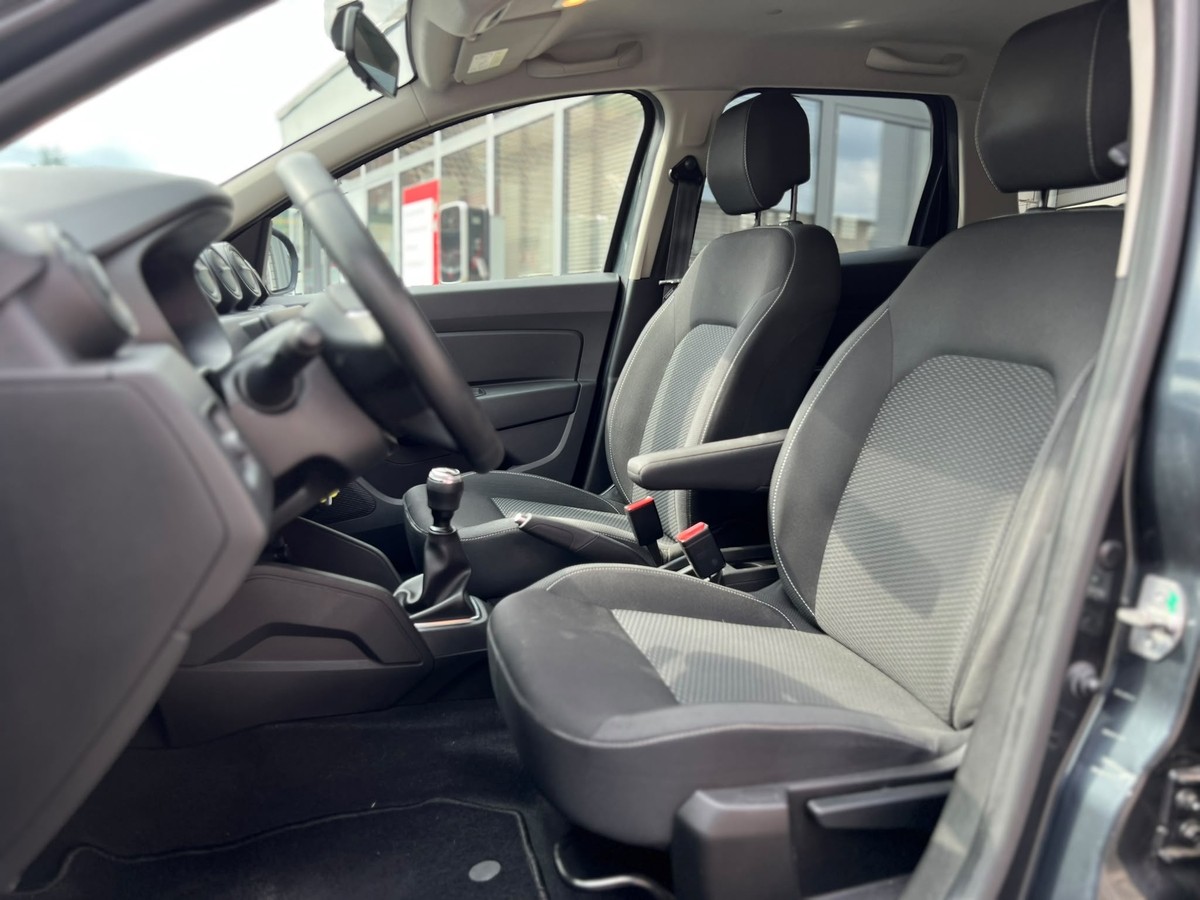 Dacia Duster II 1.6 SCe 115 2WD - Navi - R.Kam + PDC - Garantie 