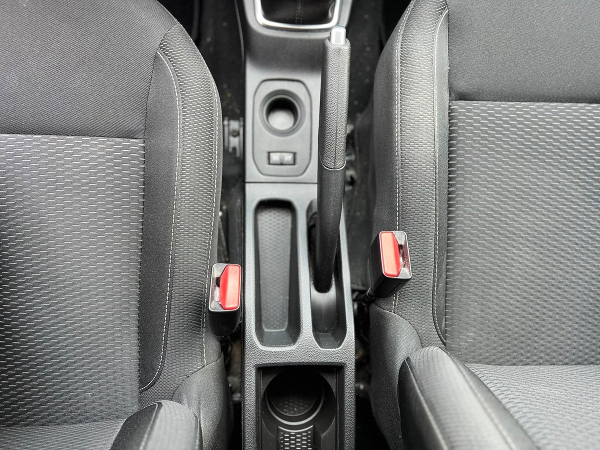Dacia Duster II 1.6 SCe 115 2WD - Navi - R.Kam + PDC - Garantie 