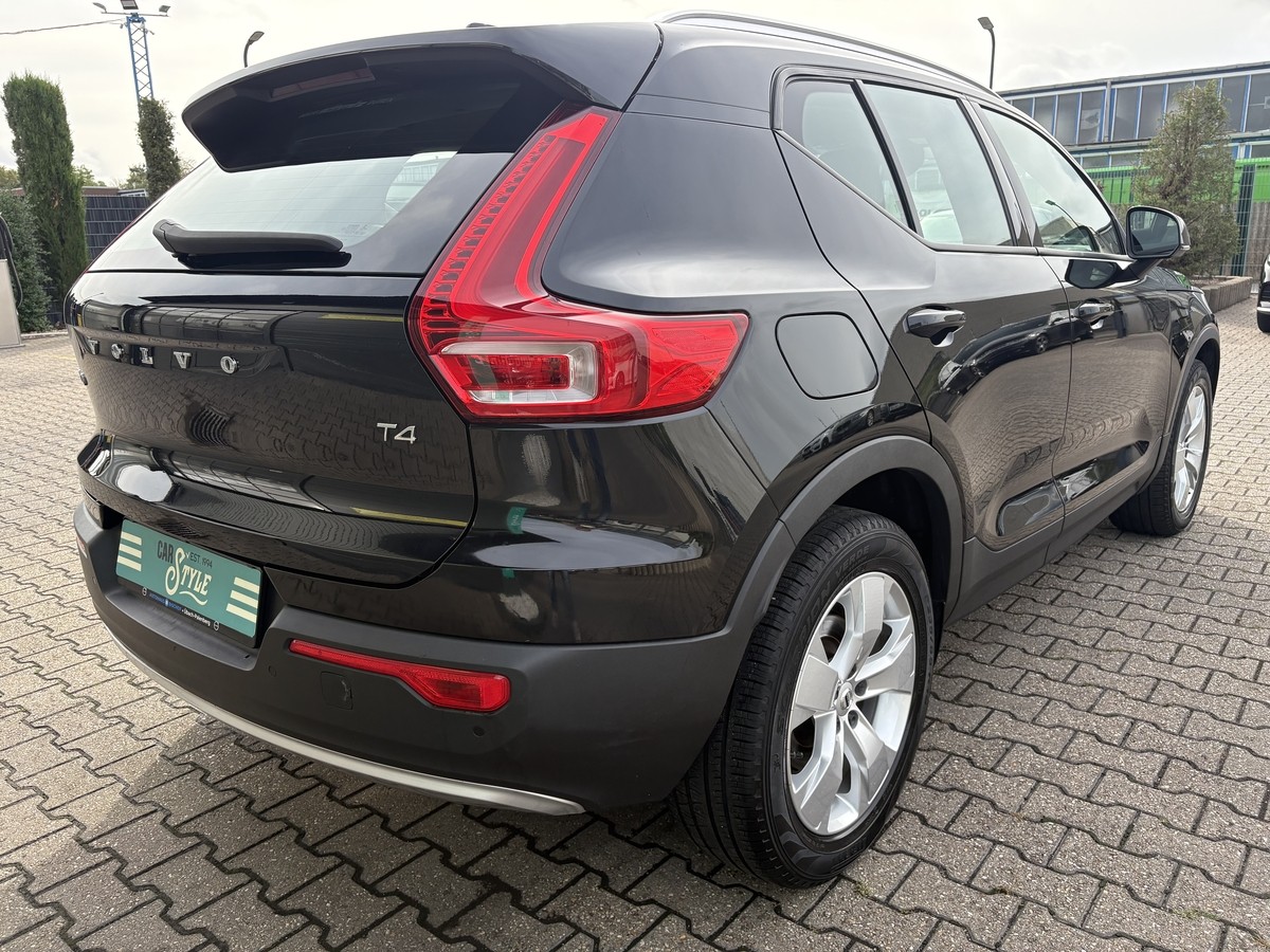 Volvo XC40 2WD Momentum Pro Navi R.Cam SHZ LED AHK