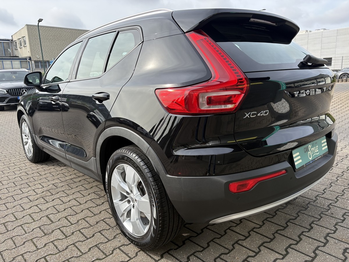 Volvo XC40 2WD Momentum Pro Navi R.Cam SHZ LED AHK