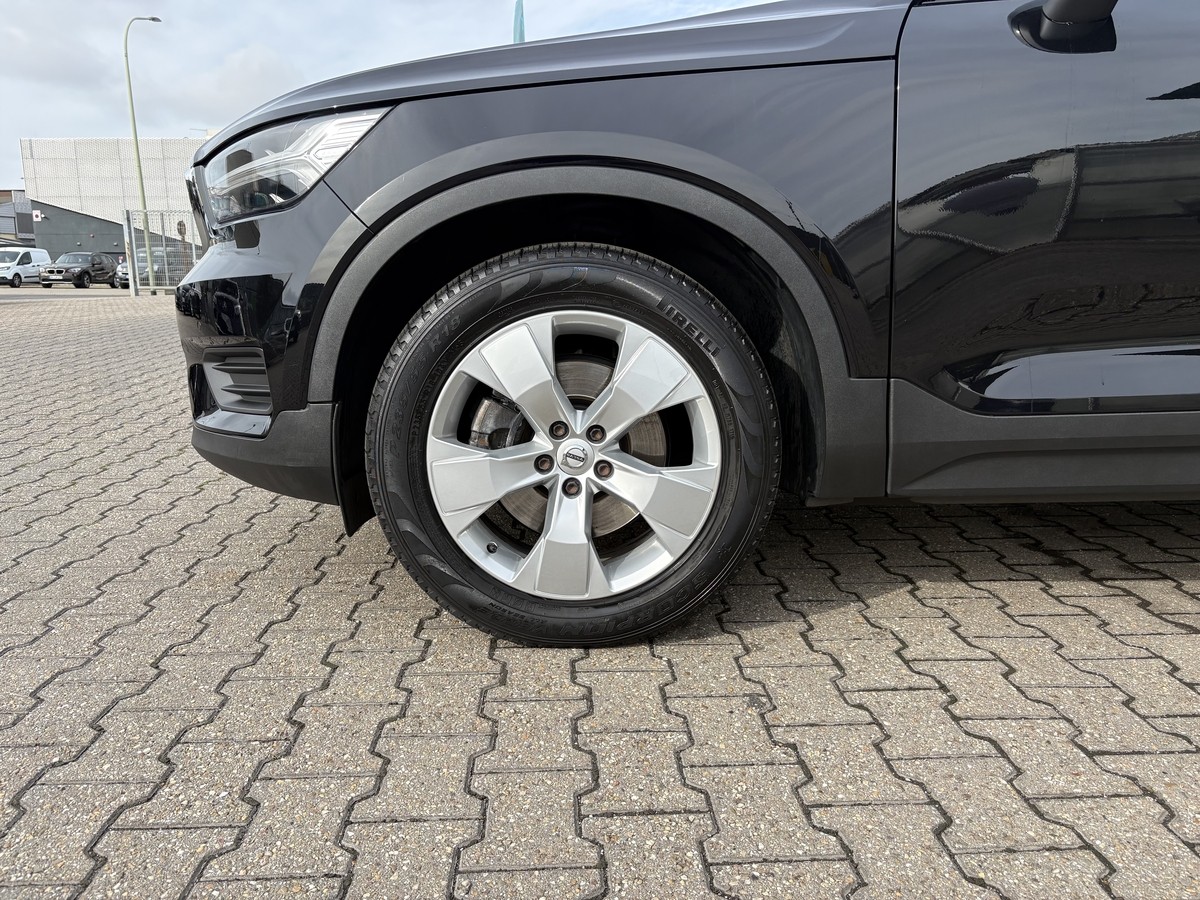 Volvo XC40 2WD Momentum Pro Navi R.Cam SHZ LED AHK