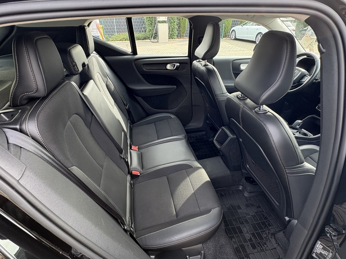 Volvo XC40 2WD Momentum Pro Navi R.Cam SHZ LED AHK
