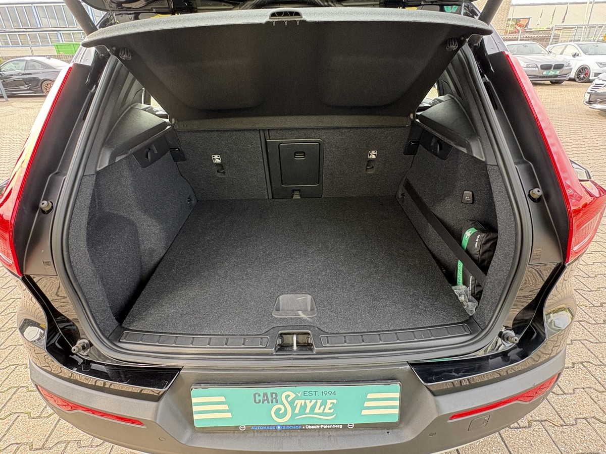 Volvo XC40 2WD Momentum Pro Navi R.Cam SHZ LED AHK