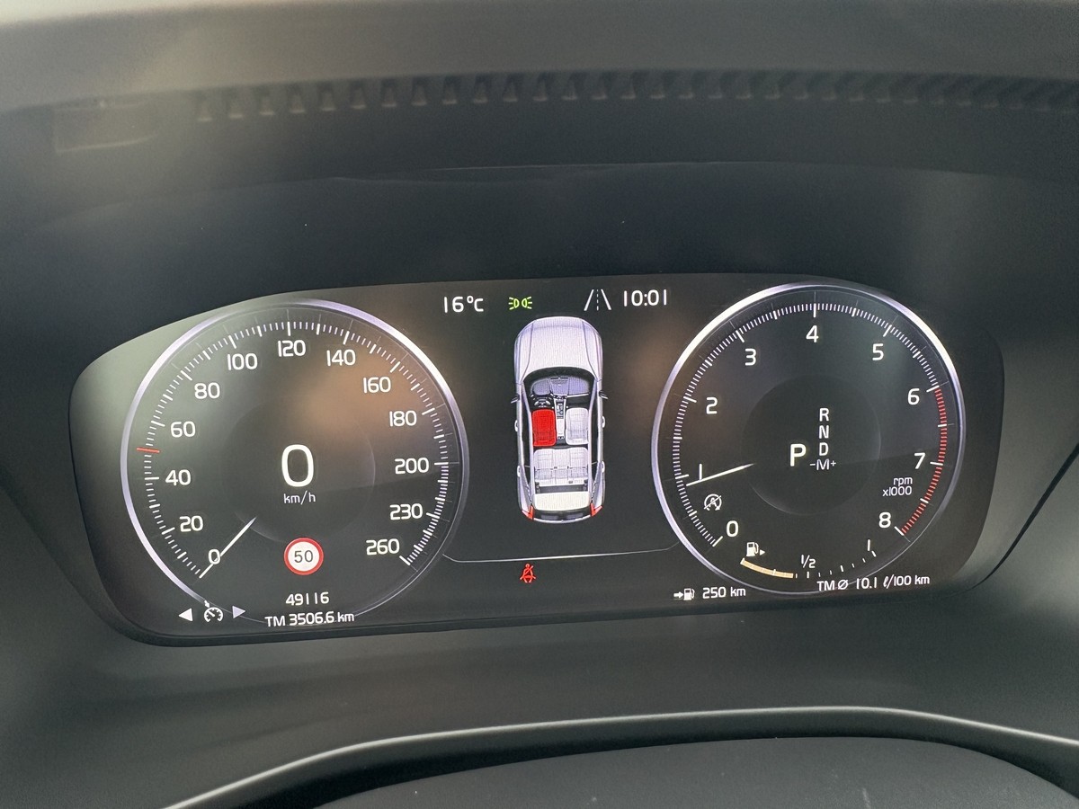 Volvo XC40 2WD Momentum Pro Navi R.Cam SHZ LED AHK