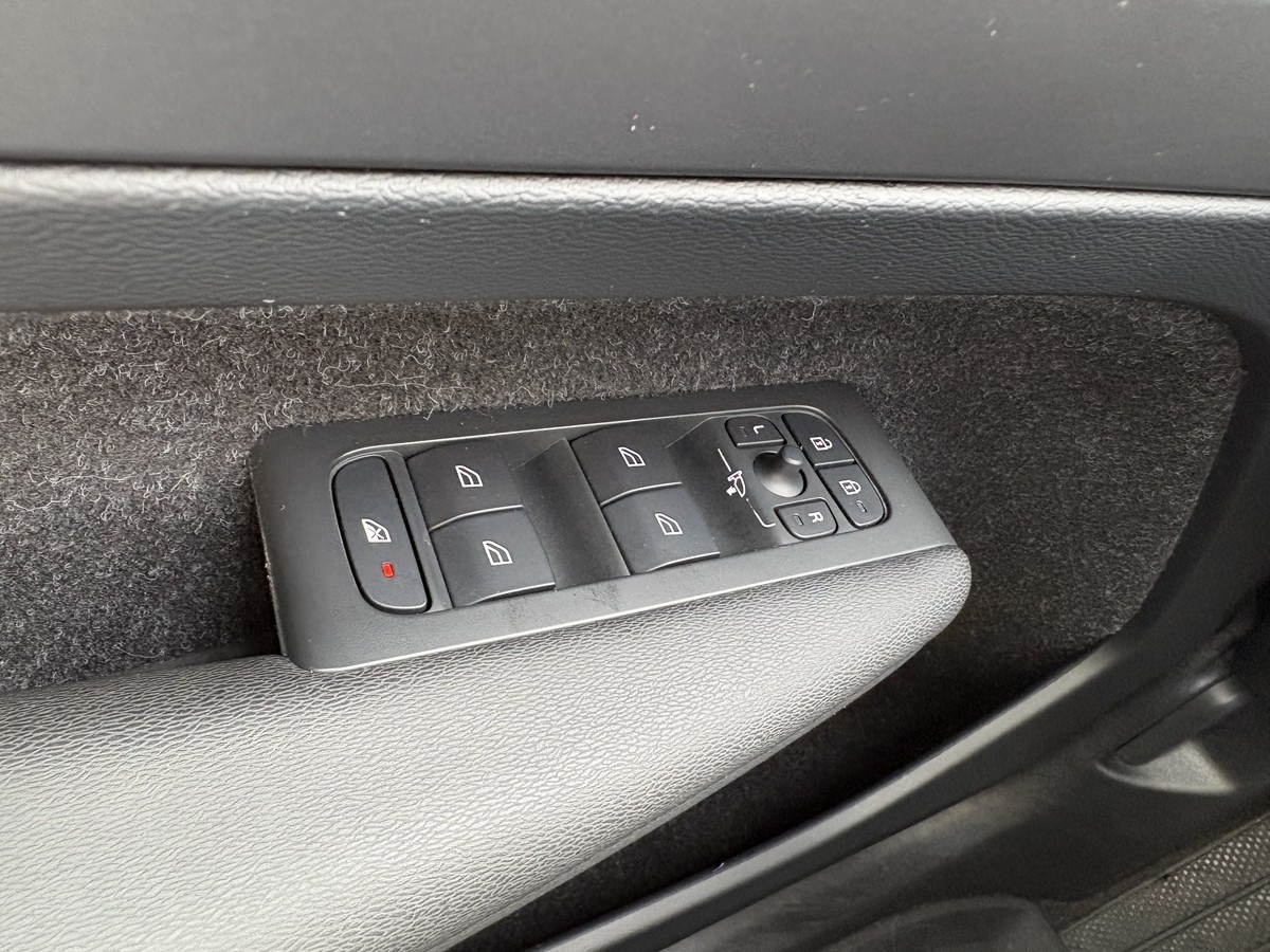 Volvo XC40 2WD Momentum Pro Navi R.Cam SHZ LED AHK