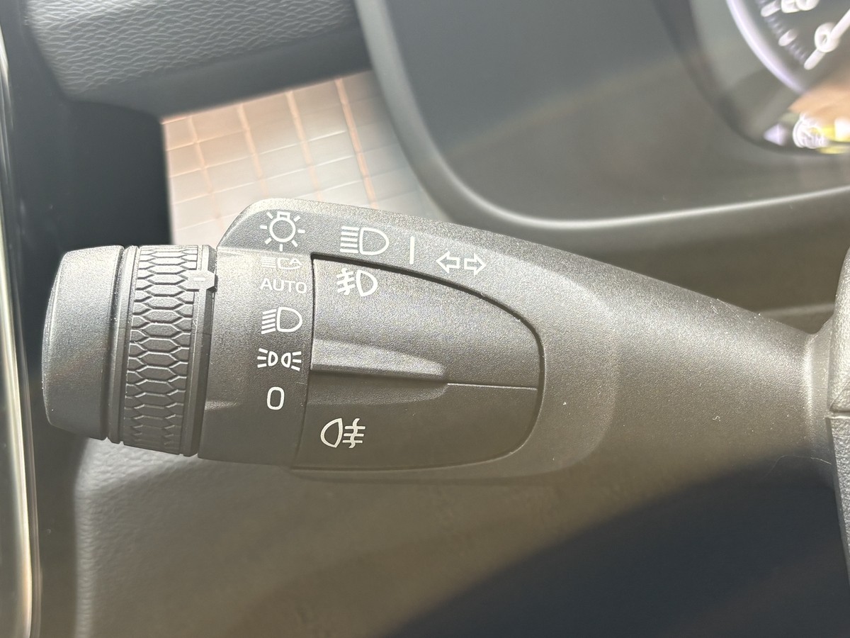 Volvo XC40 2WD Momentum Pro Navi R.Cam SHZ LED AHK