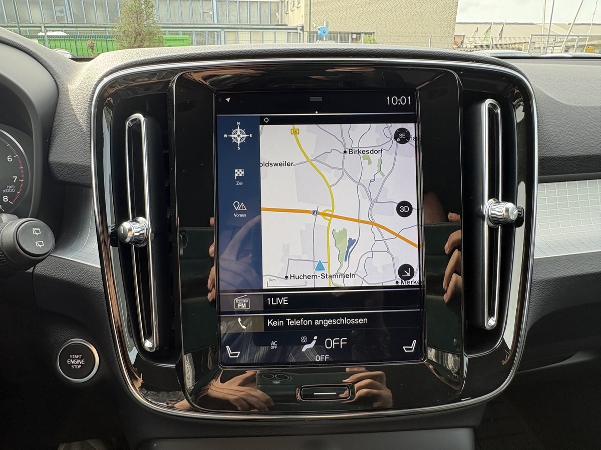 Volvo XC40 2WD Momentum Pro Navi R.Cam SHZ LED AHK