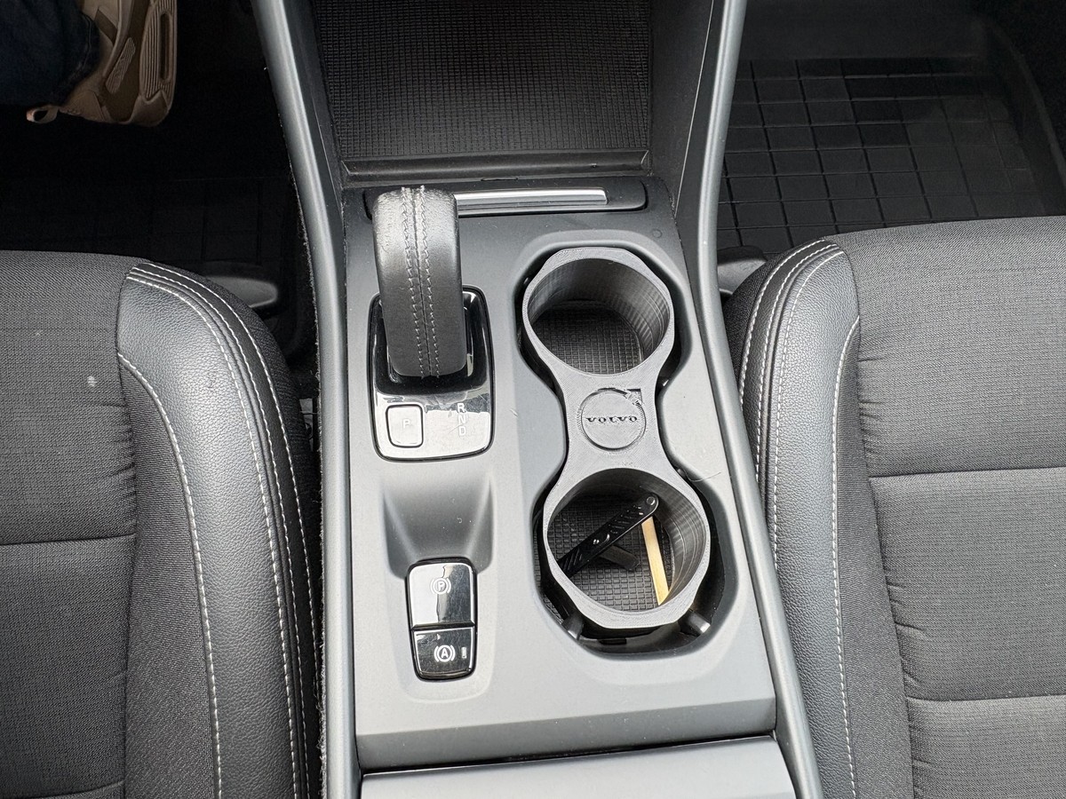 Volvo XC40 2WD Momentum Pro Navi R.Cam SHZ LED AHK