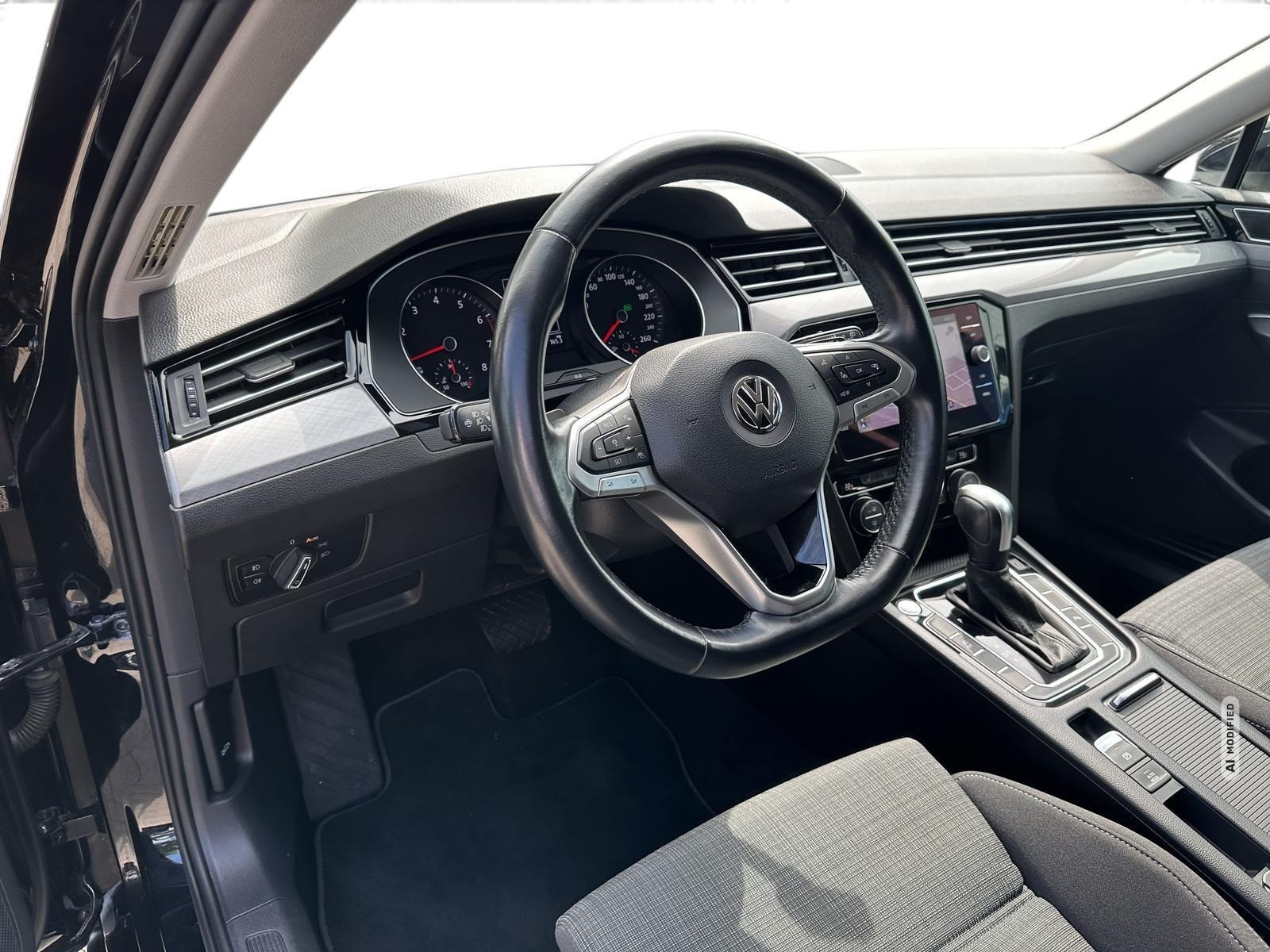 Volkswagen Passat Variant LED/Navi/PDC/ACC/SHZ/17-LM