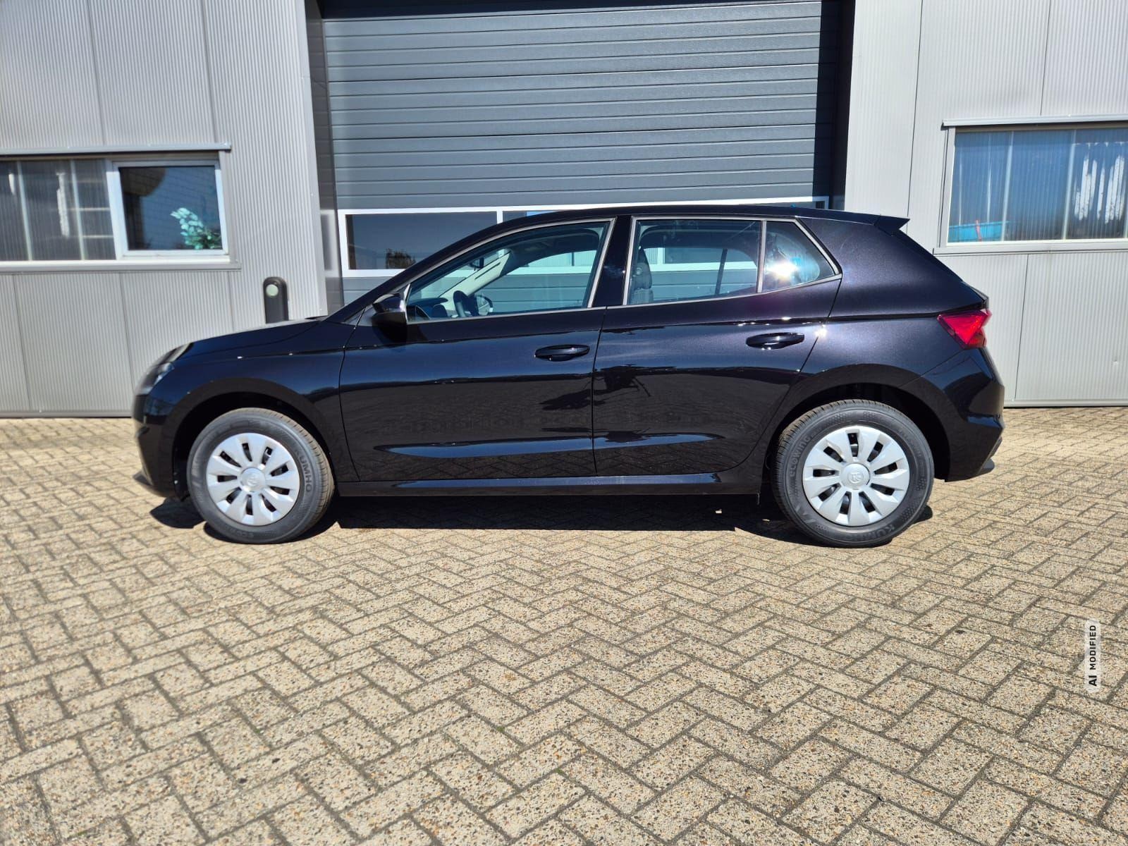 Skoda Fabia 1.0 TSI 95PS Selection 5-türig Rückf.Kamera Parksensoren Sitzheizung Multi