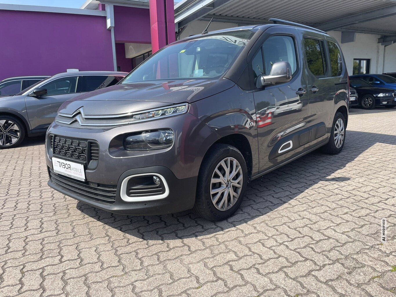 Citroën Berlingo 1.5 BlueHDi 130 FAP Shine M AHK Nav