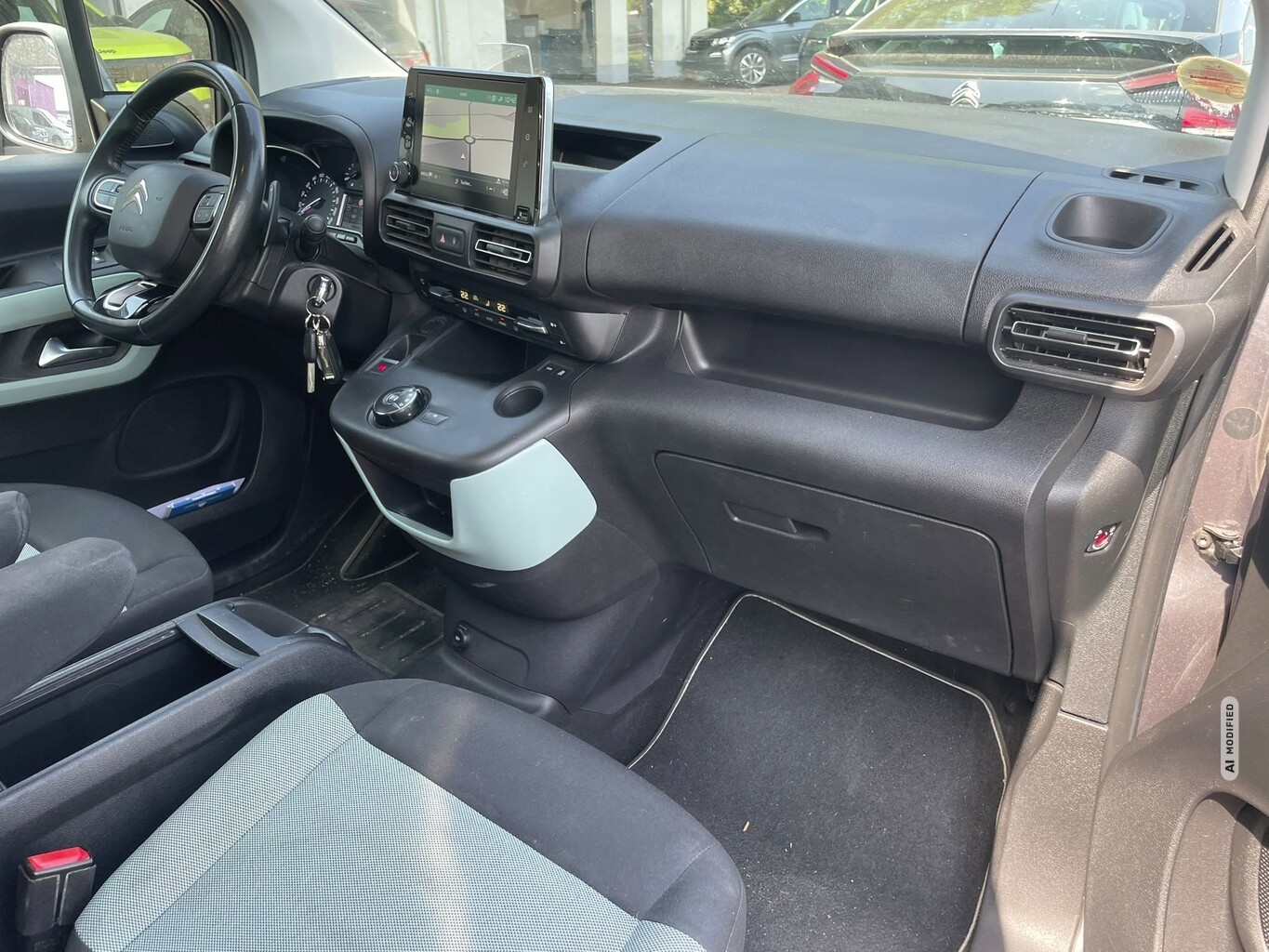 Citroën Berlingo 1.5 BlueHDi 130 FAP Shine M AHK Nav