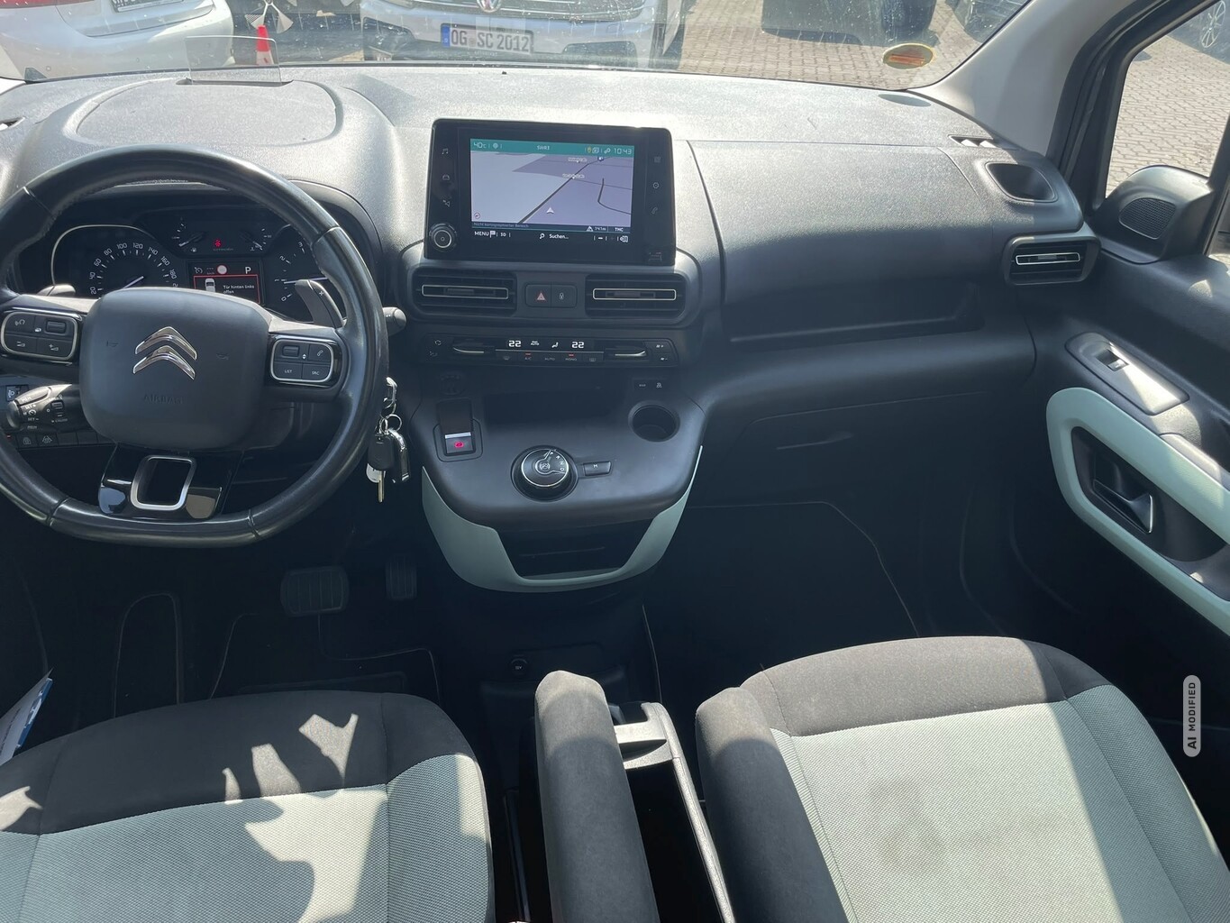 Citroën Berlingo 1.5 BlueHDi 130 FAP Shine M AHK Nav