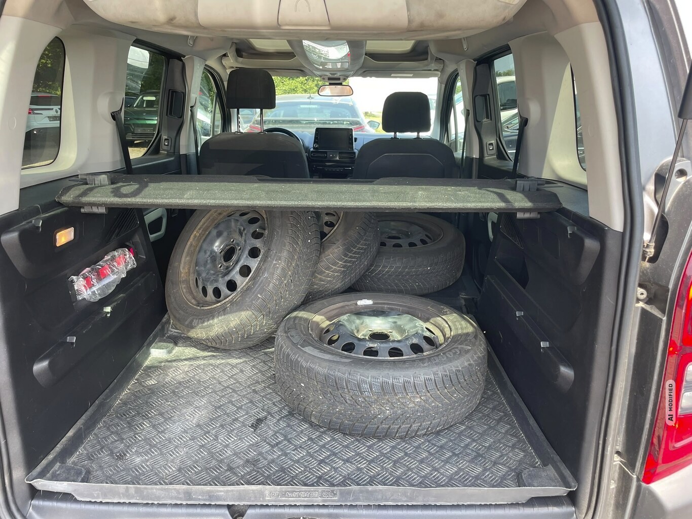 Citroën Berlingo 1.5 BlueHDi 130 FAP Shine M AHK Nav