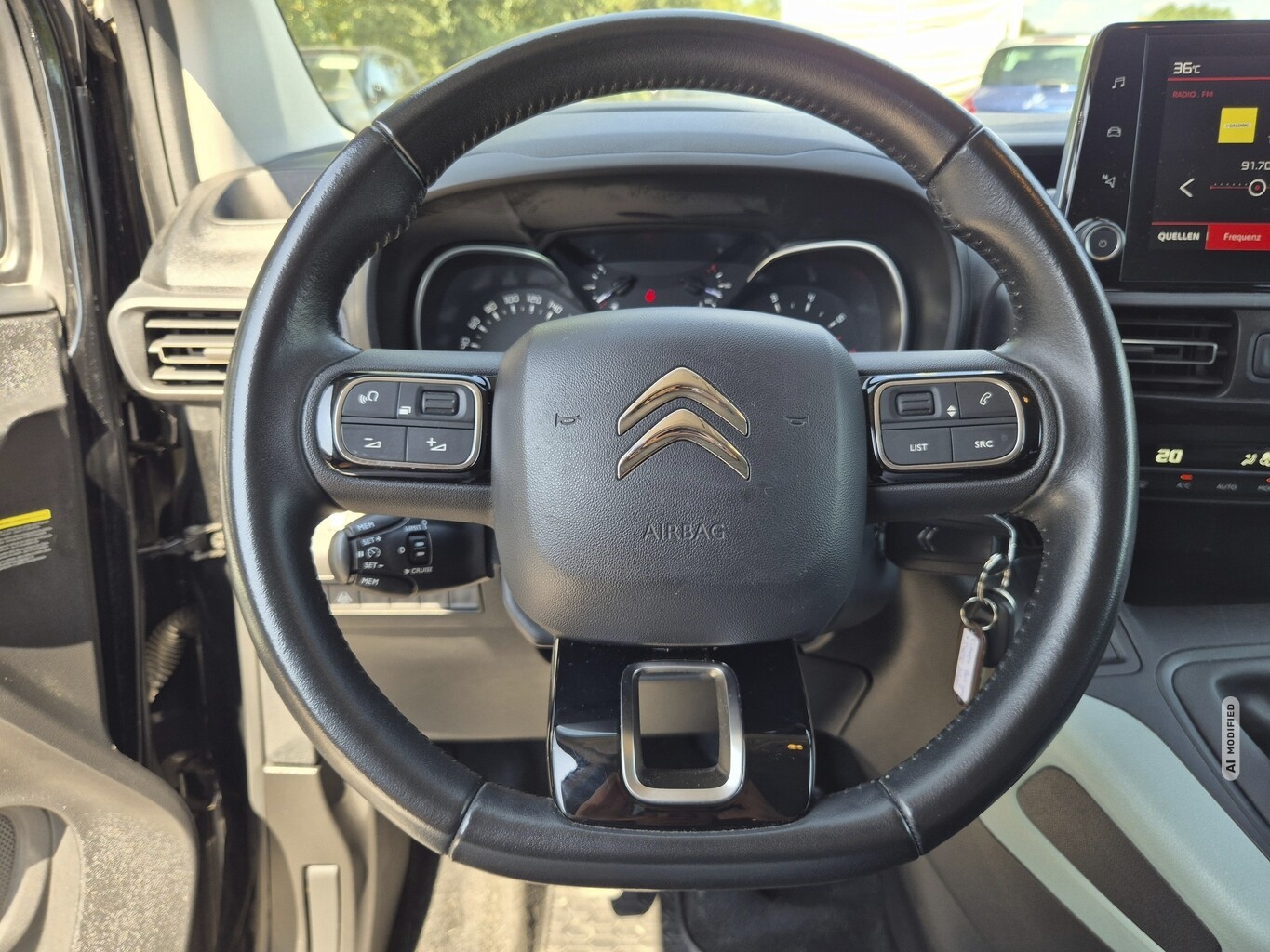 Citroën Berlingo 1.2 PureTech 110 Feel XL PDC LM17Z