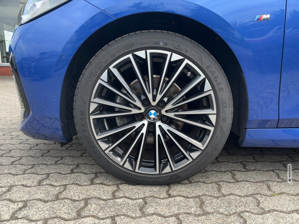 BMW 218 Active Tourer i Active Tourer M-Sport ACC,AHK,AUTOM.,LED,LM