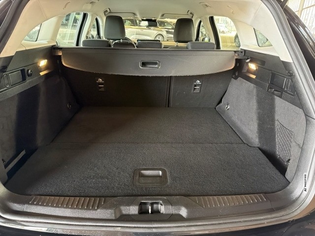 Ford Focus Turnier Titanium Design 1.0 EB +M&S+PDC+AHK+SZH+NAVI+