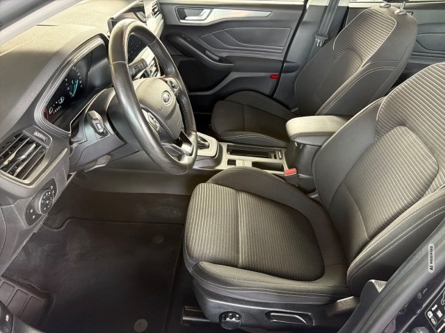 Ford Focus Turnier Titanium Design 1.0 EB +M&S+PDC+AHK+SZH+NAVI+