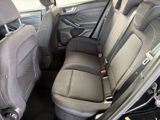 Ford Focus Turnier Titanium Design 1.0 EB +M&S+PDC+AHK+SZH+NAVI+