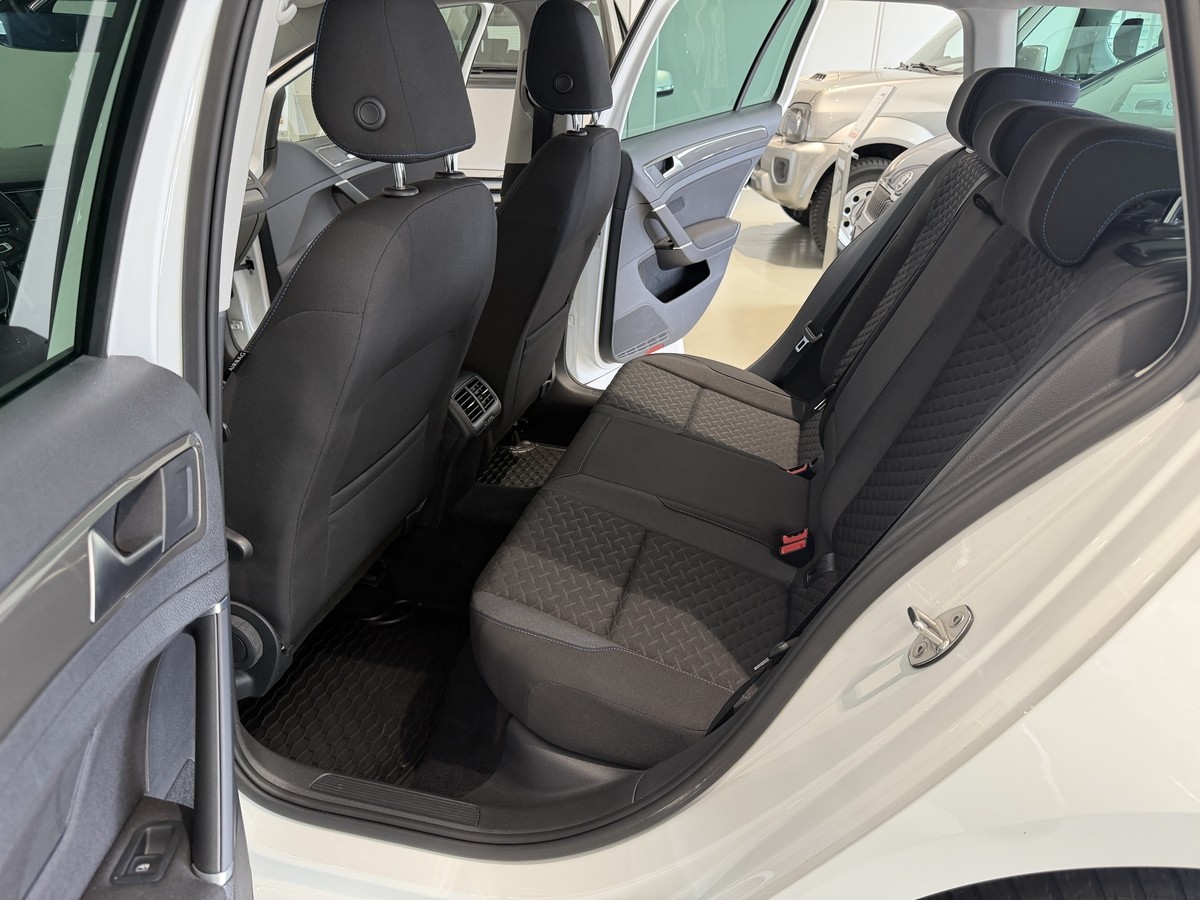 Volkswagen Golf VII 2.0 TDI Join AHK Schwenkb. Sehr gepflegt