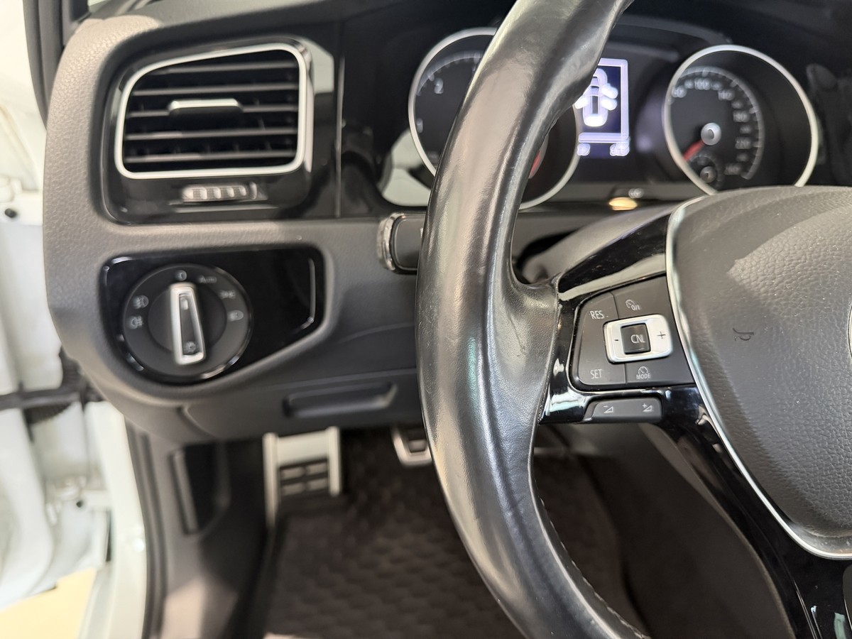 Volkswagen Golf VII 2.0 TDI Join AHK Schwenkb. Sehr gepflegt