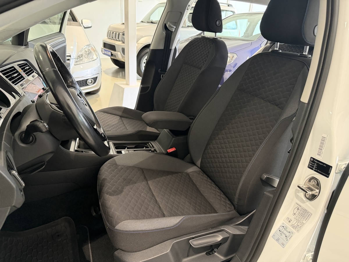 Volkswagen Golf VII 2.0 TDI Join AHK Schwenkb. Sehr gepflegt
