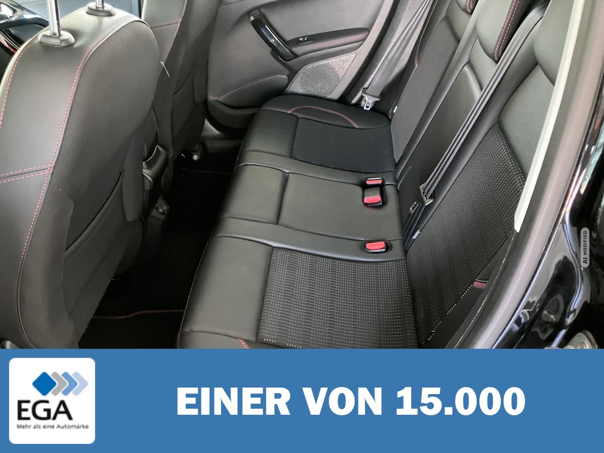 Peugeot 2008 PureTech 130 Allure Automatik - Navi/ Panoramad./ Sitzh