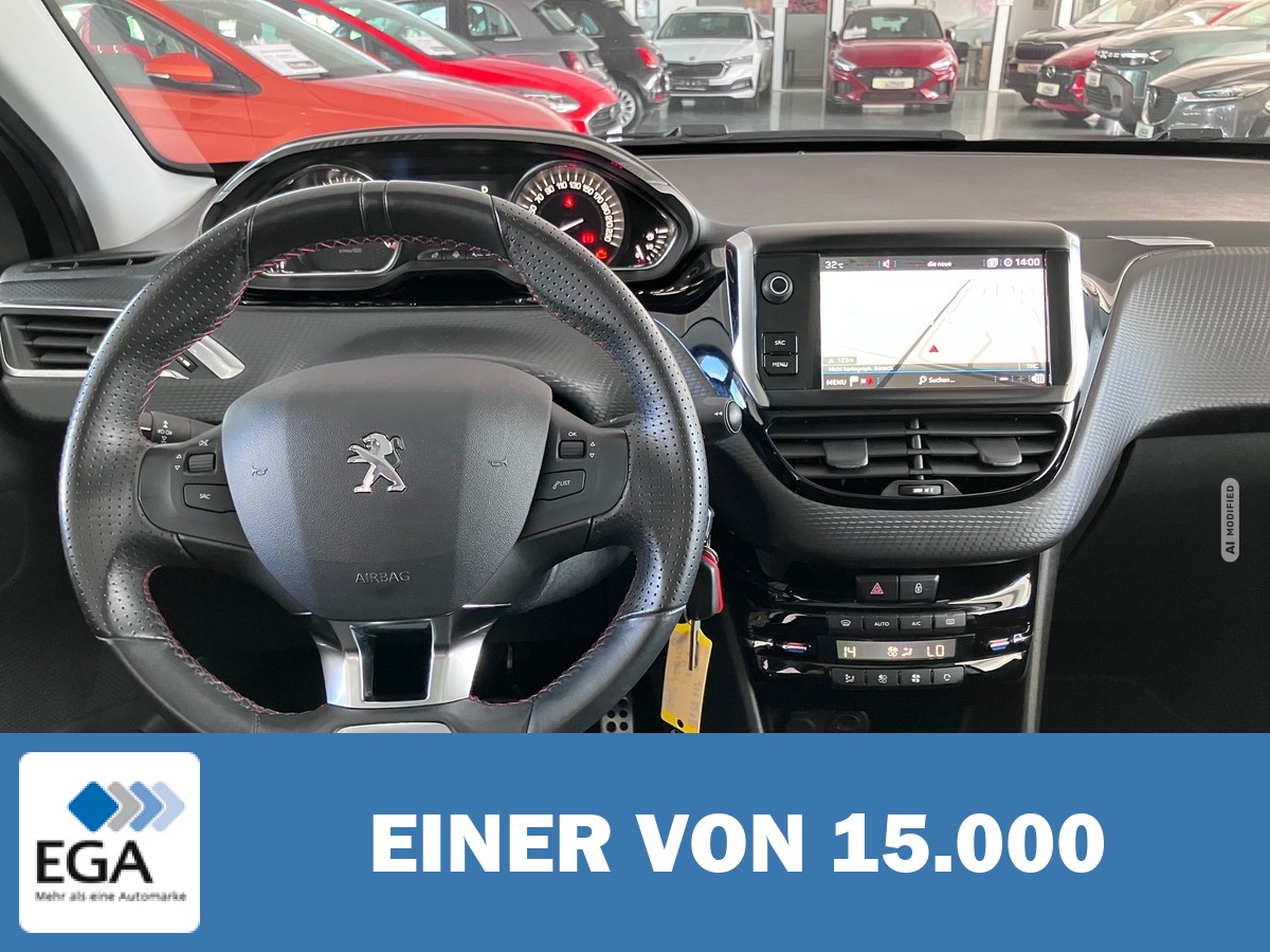 Peugeot 2008 PureTech 130 Allure Automatik - Navi/ Panoramad./ Sitzh