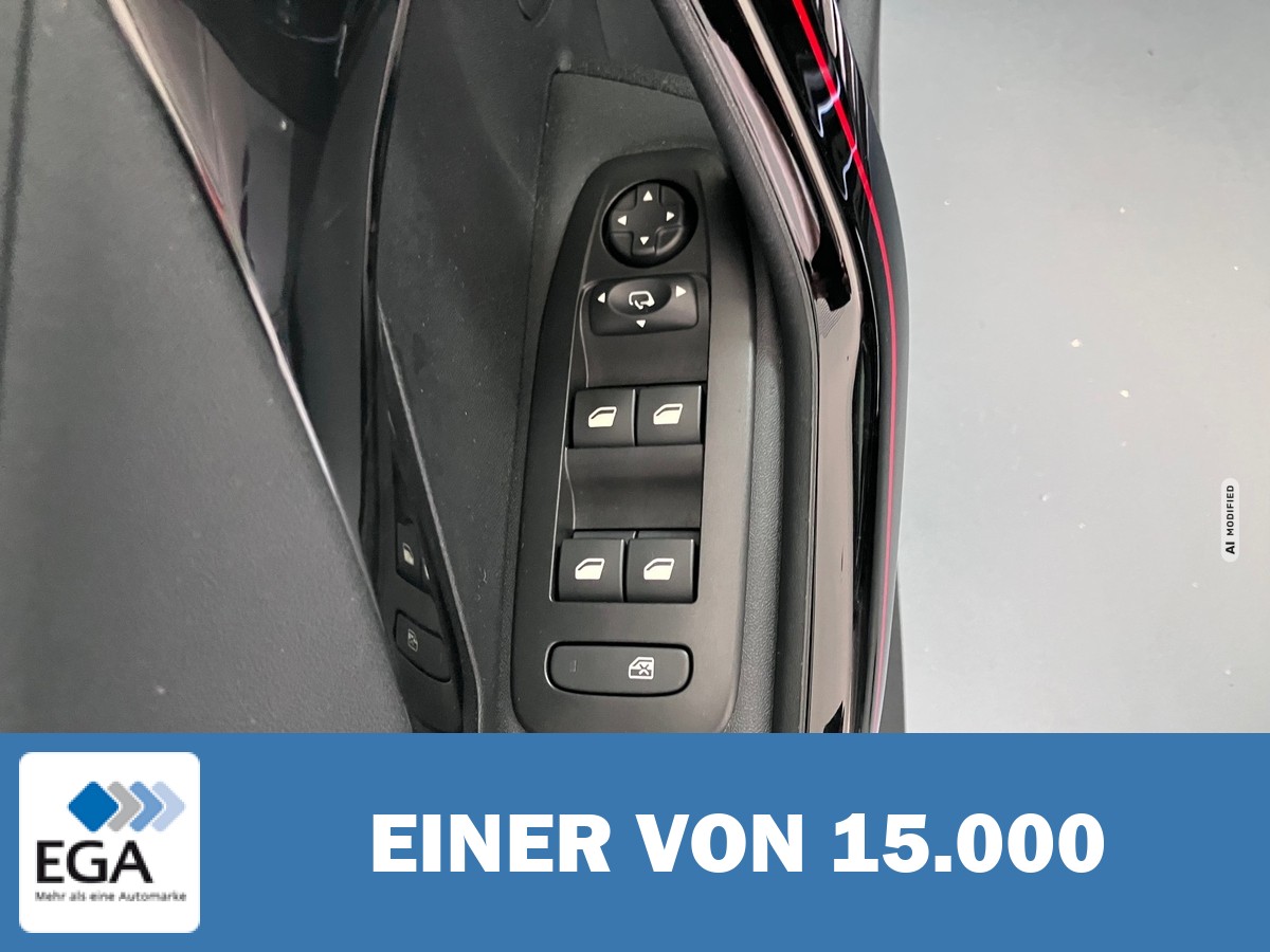 Peugeot 2008 PureTech 130 Allure Automatik - Navi/ Panoramad./ Sitzh