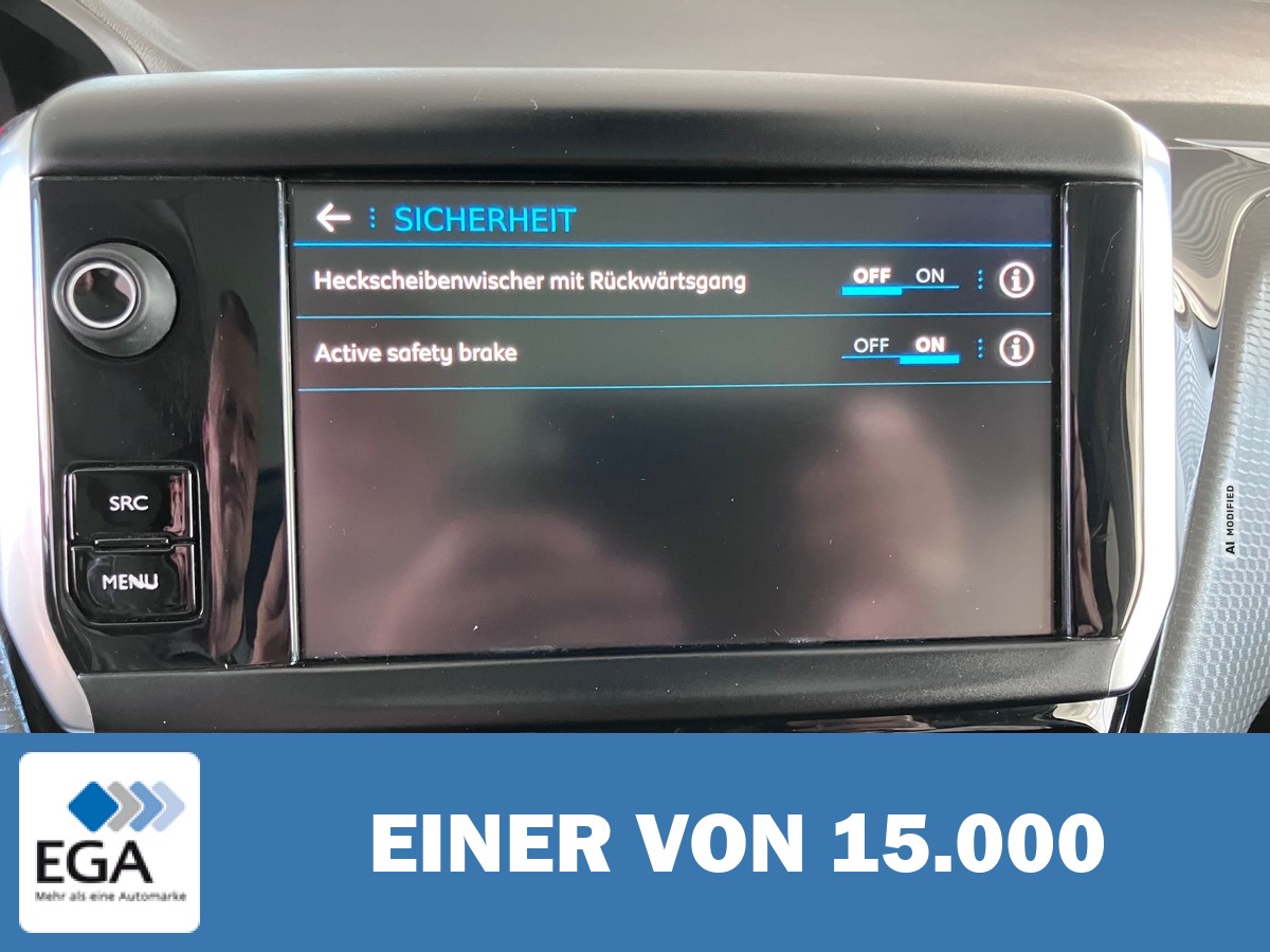 Peugeot 2008 PureTech 130 Allure Automatik - Navi/ Panoramad./ Sitzh