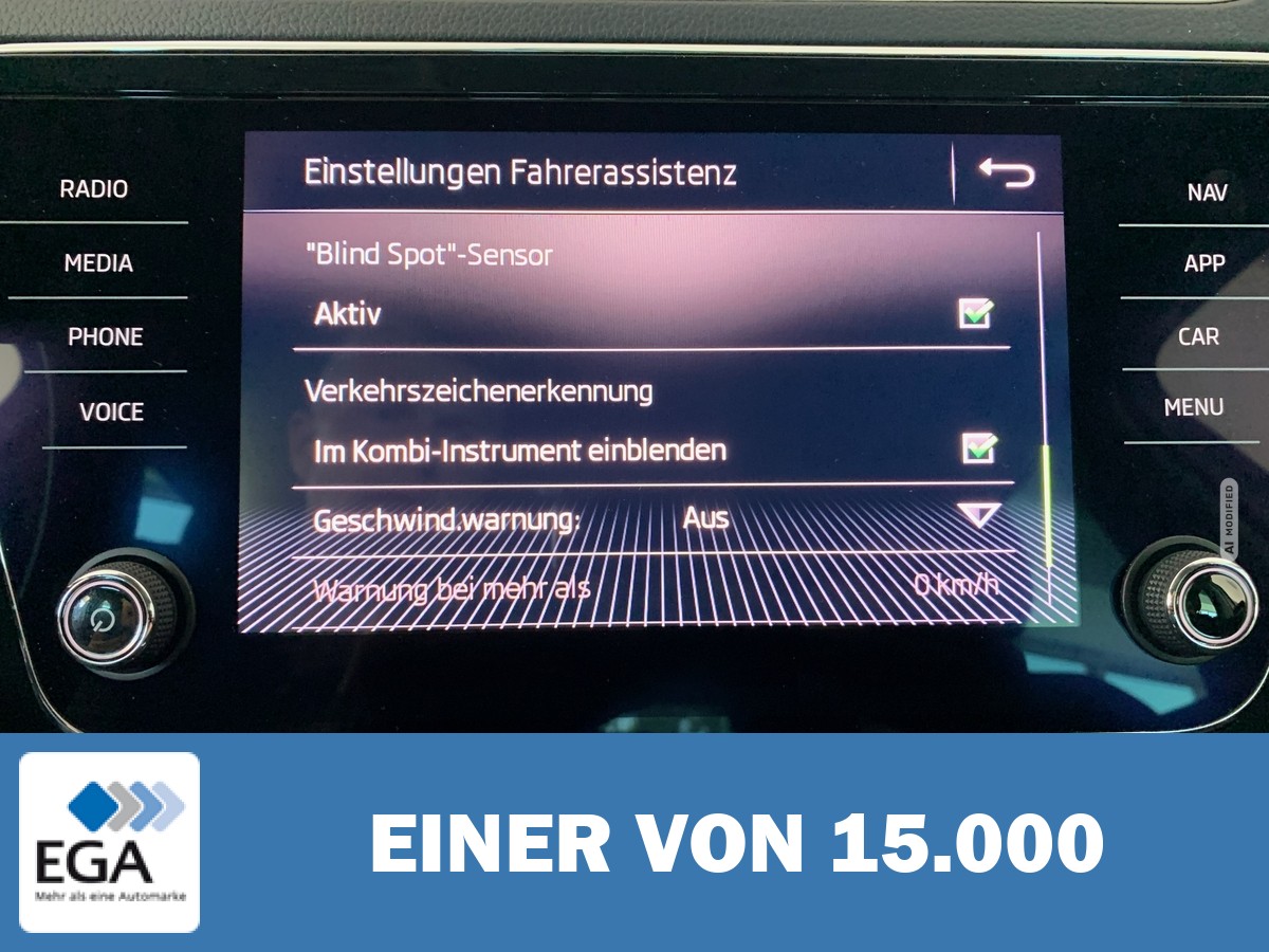 Skoda Superb Combi 1.5 TSI Ambition Automatik - Navi/ Xenon/ PDC